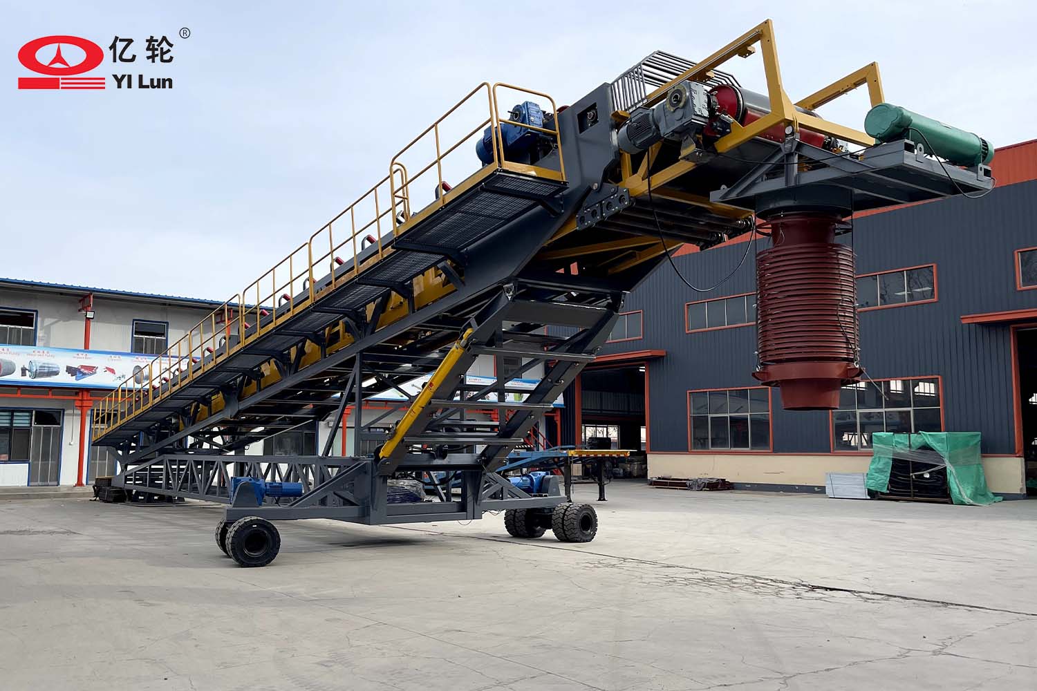 摆动堆料输送机